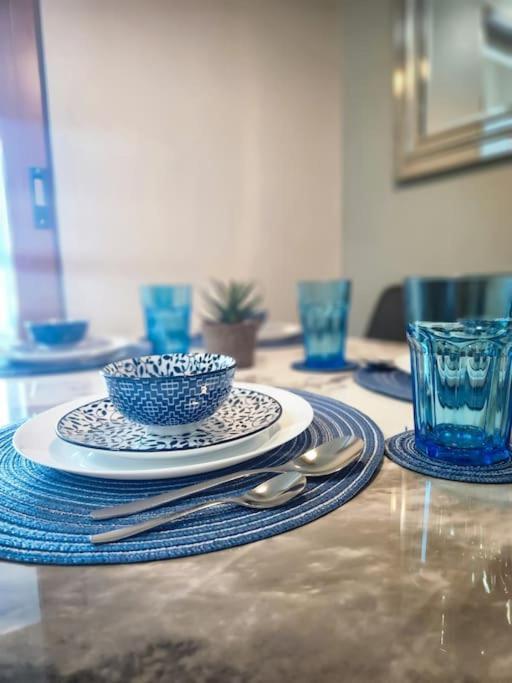 Luxestaysmnl Coastal Chic Netflx 380Mbps Pool Bgc Manila Exterior foto