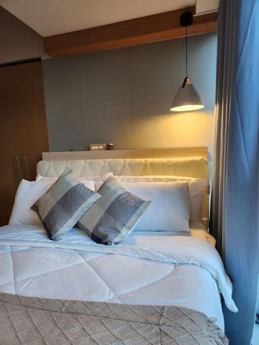 Luxestaysmnl Coastal Chic Netflx 380Mbps Pool Bgc Manila Exterior foto